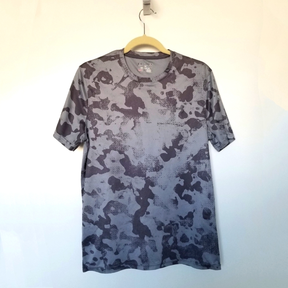Under Armor size medium headgear shirt, preowned